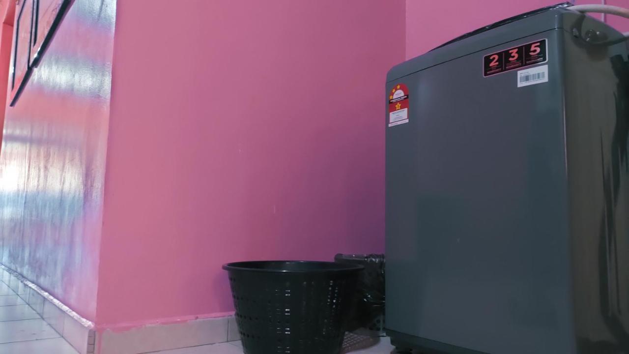 Zulaikha'S Homestay Ulu Tiram Johor Bahru Экстерьер фото